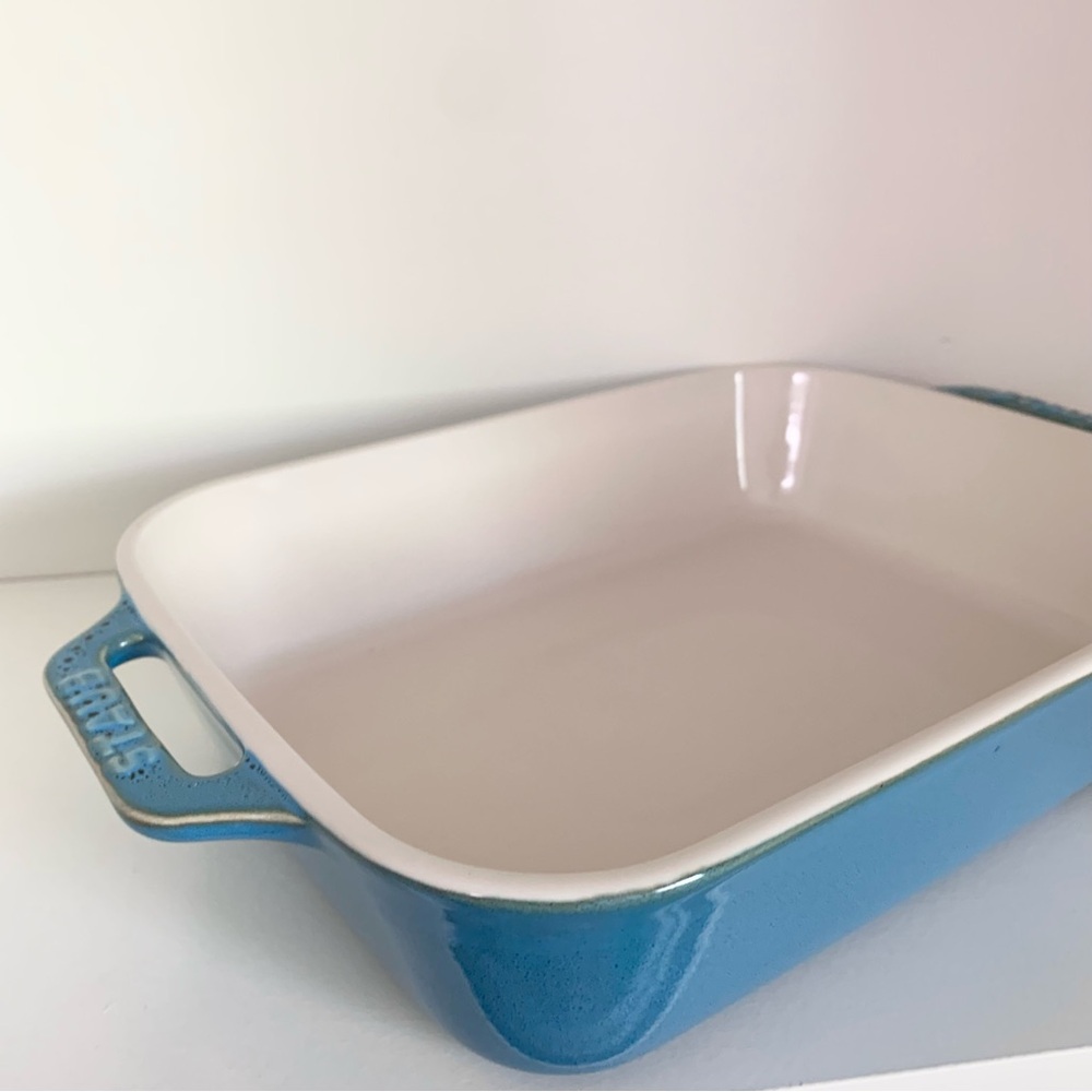 Hold NWOT Staub enameled baking dish - Picture 10 of 11
